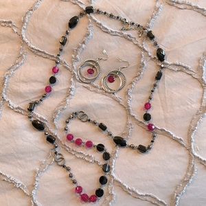 Necklace and earrings set
